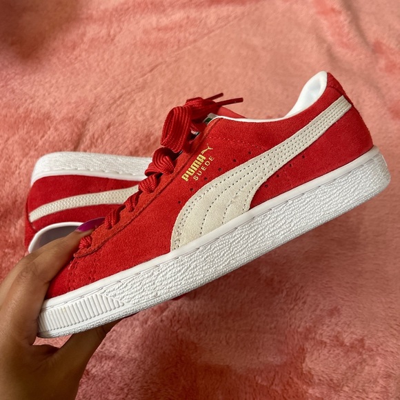 Suede classic XXI women’s shoe In high risk red - Picture 2 of 5